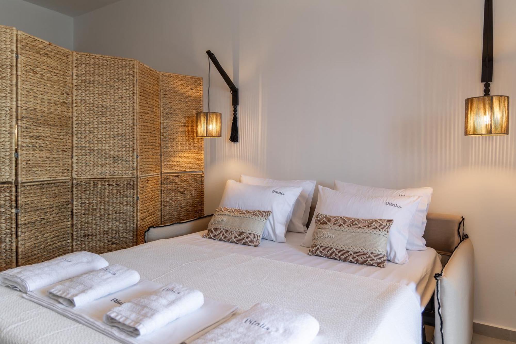 Vitalis Residences - Haven Suites Adamantas  ภายนอก รูปภาพ