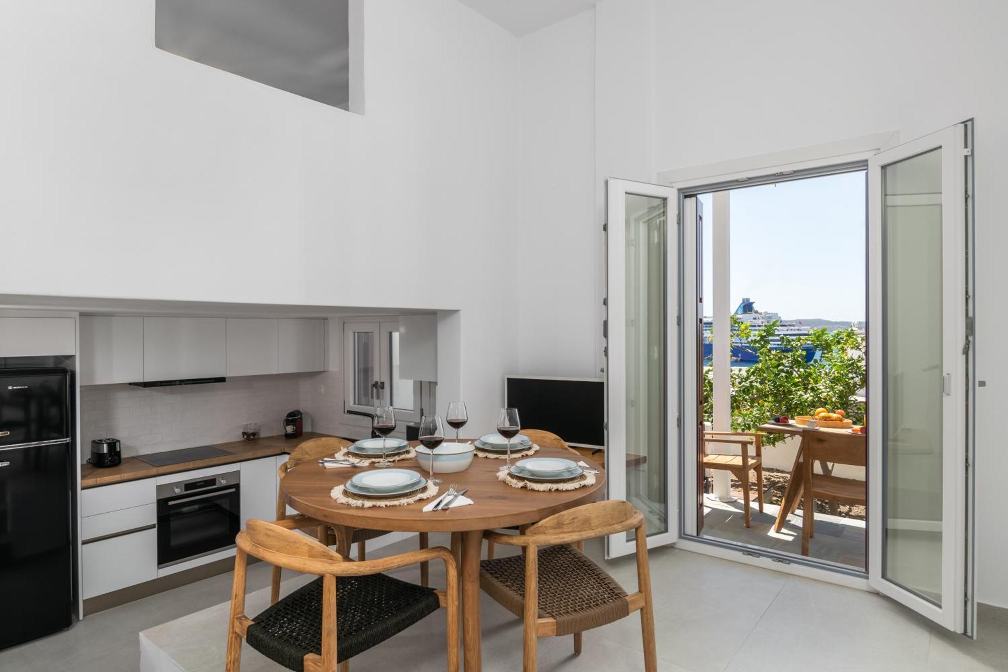Vitalis Residences - Haven Suites Adamantas  ภายนอก รูปภาพ